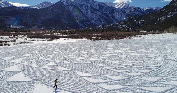 Video: These stunning designs on snow were created by artist Simon Beck in Colorado, USA