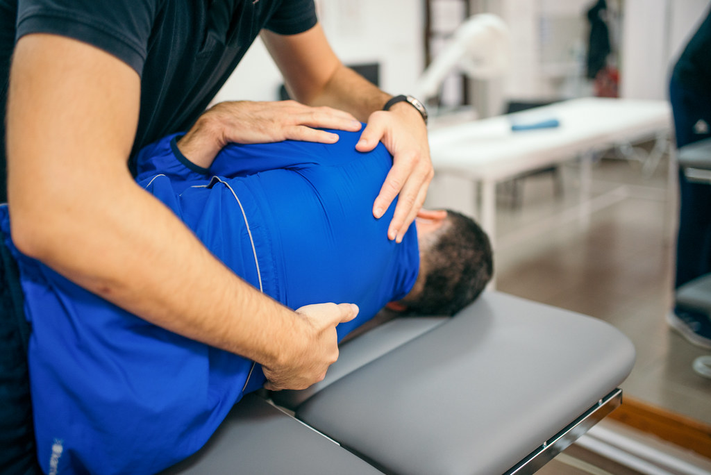 The Chiropractic Approach to Neck Pain - XuzPost